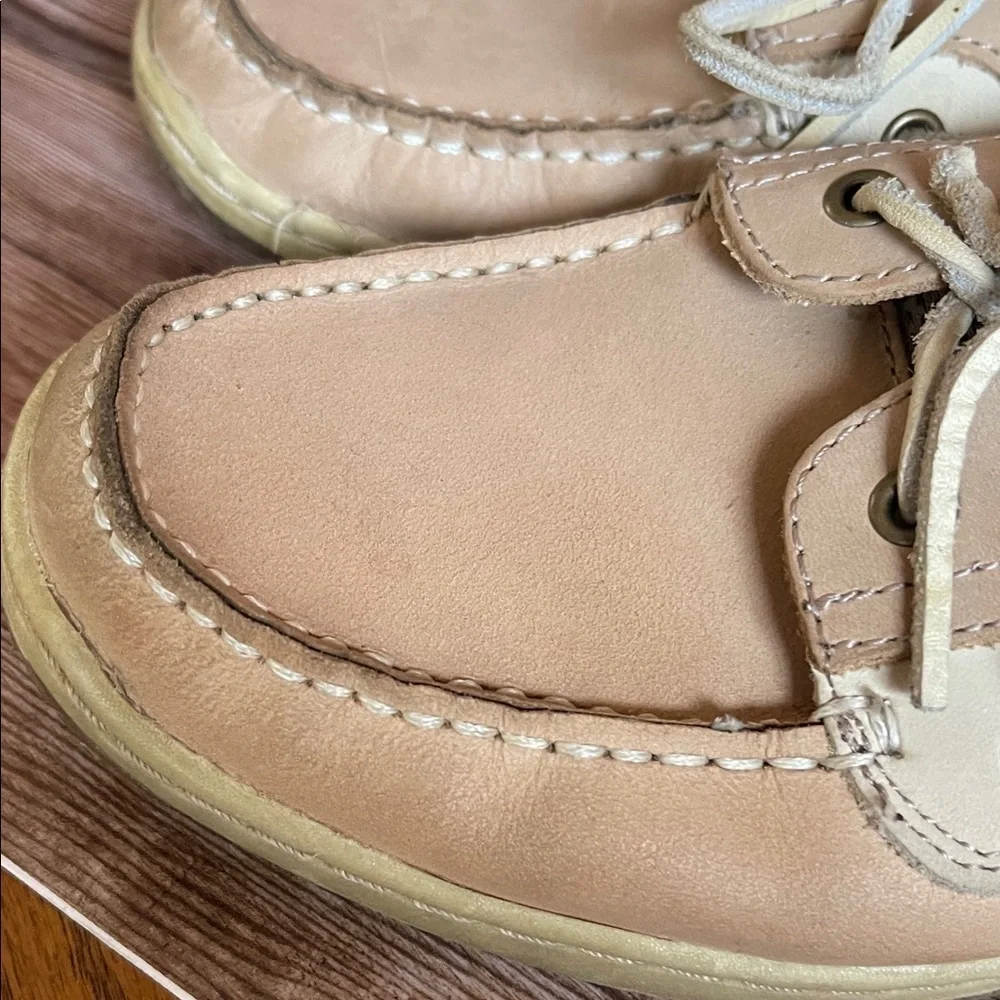 Men's Tan Leather Boat Shoes with Lace-Up Moc Toe